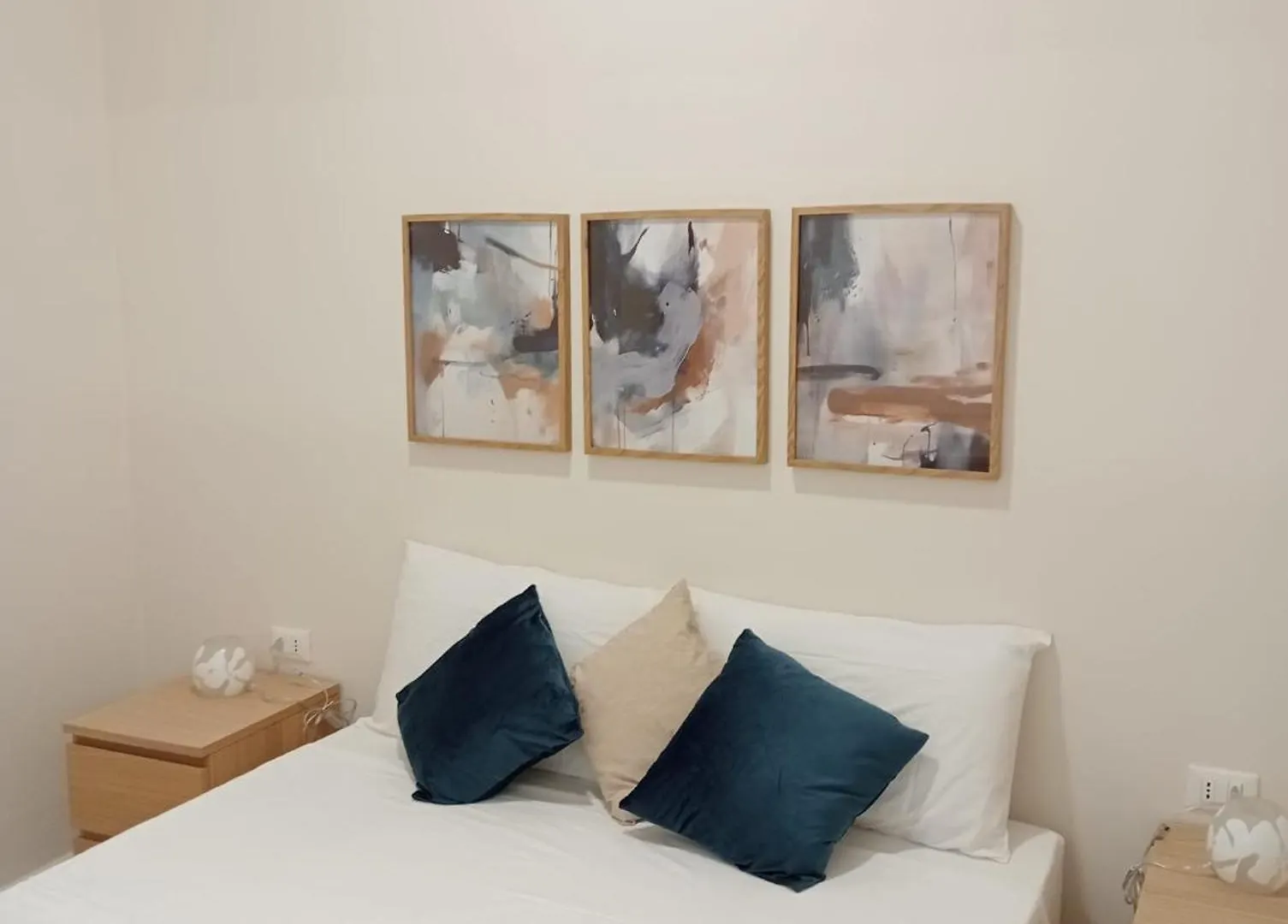 Butterfly Apartments contacts